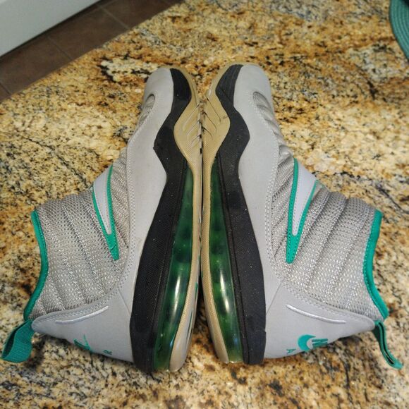 Size 10.5 Nike Air Max Ndestrukt Shake Evolve Gray Green 2012 Basketball Running - Picture 7 of 12